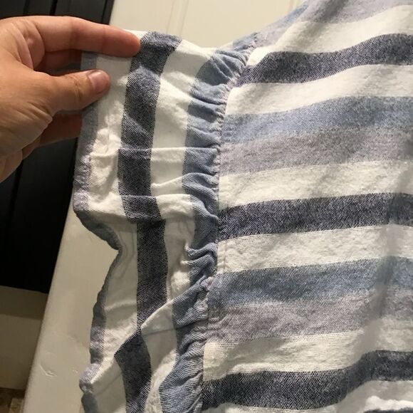 Bcbgeneration XS Poncho style top, EUC - Picture 3 of 5